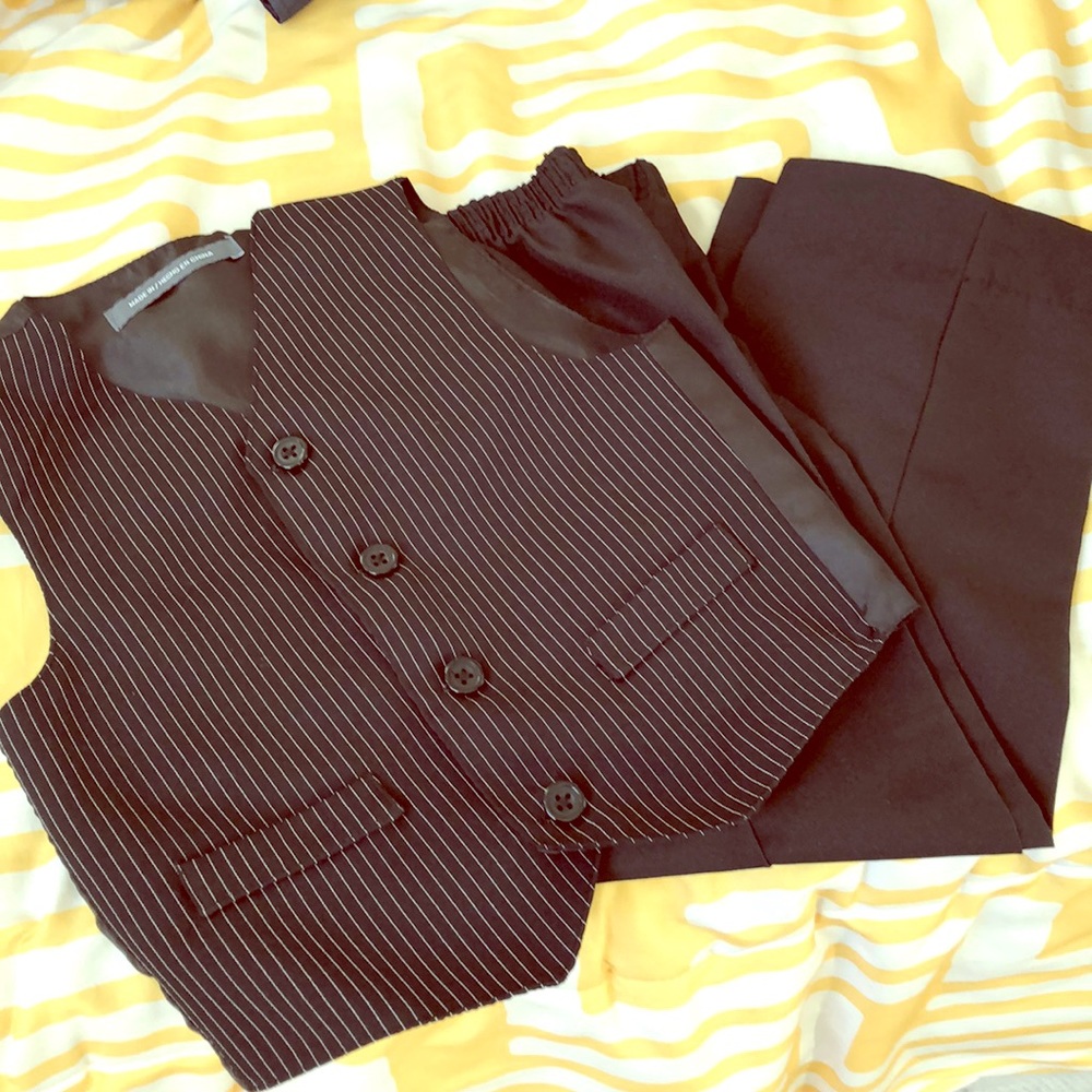 Boys black & white vest/dress pants set Size 5